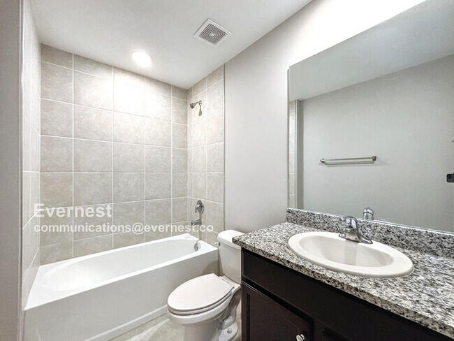 Building Photo - 236 Wilmette Ave SW