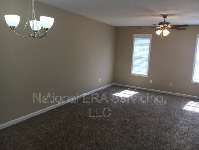 Building Photo - 753 Newport Dr