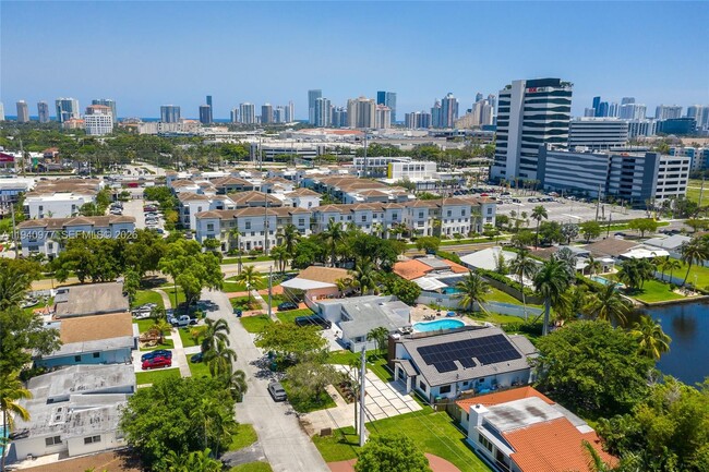 Building Photo - 2560 NE 199th St