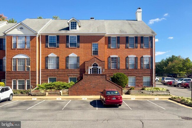 Building Photo - 674 Gateway Dr SE
