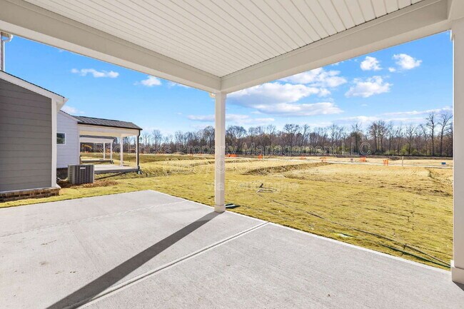 Building Photo - 2133 Riverbend Ave