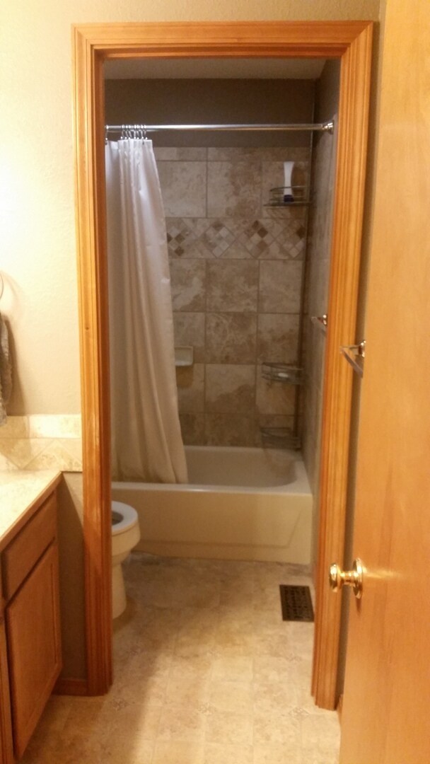 Building Photo - Beautiful South Hill Home!