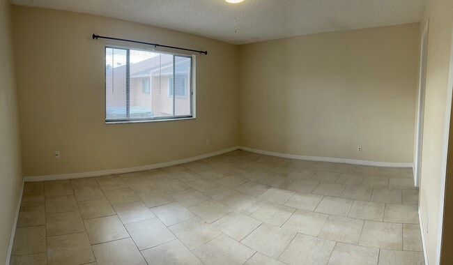 Building Photo - 139 Sparrow Dr