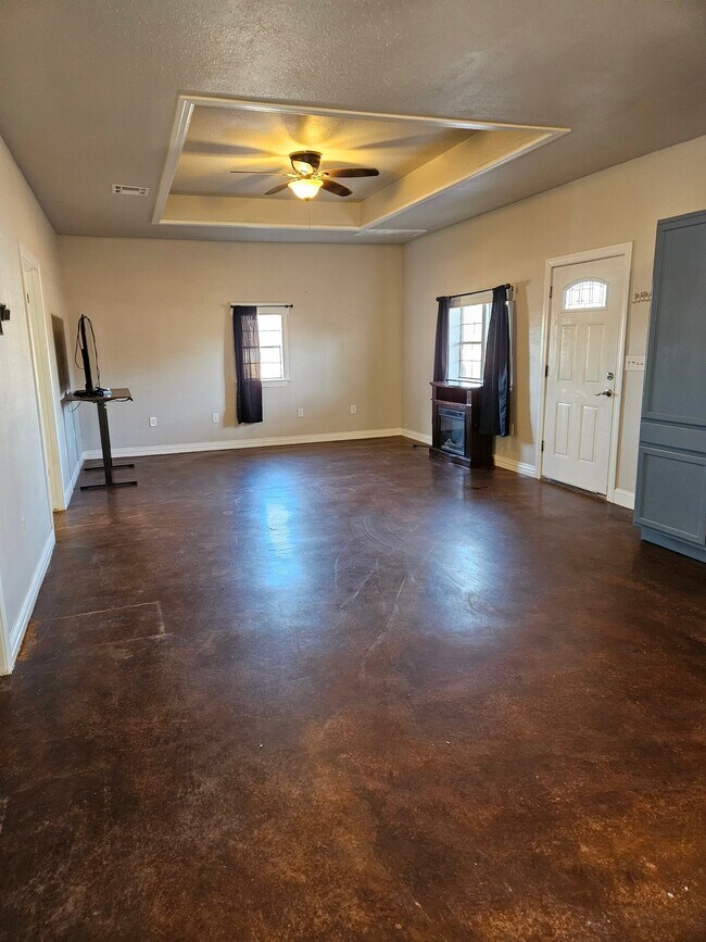 Building Photo - 21387 Fir Ln