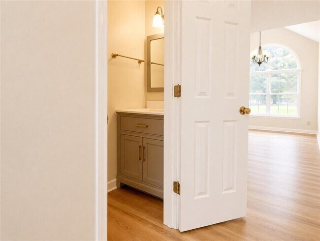 Building Photo - 1630 Green Oak Cir NW