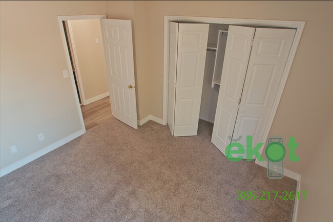 Building Photo - Spacious 5 Bedroom Home in Cottonwood Heights