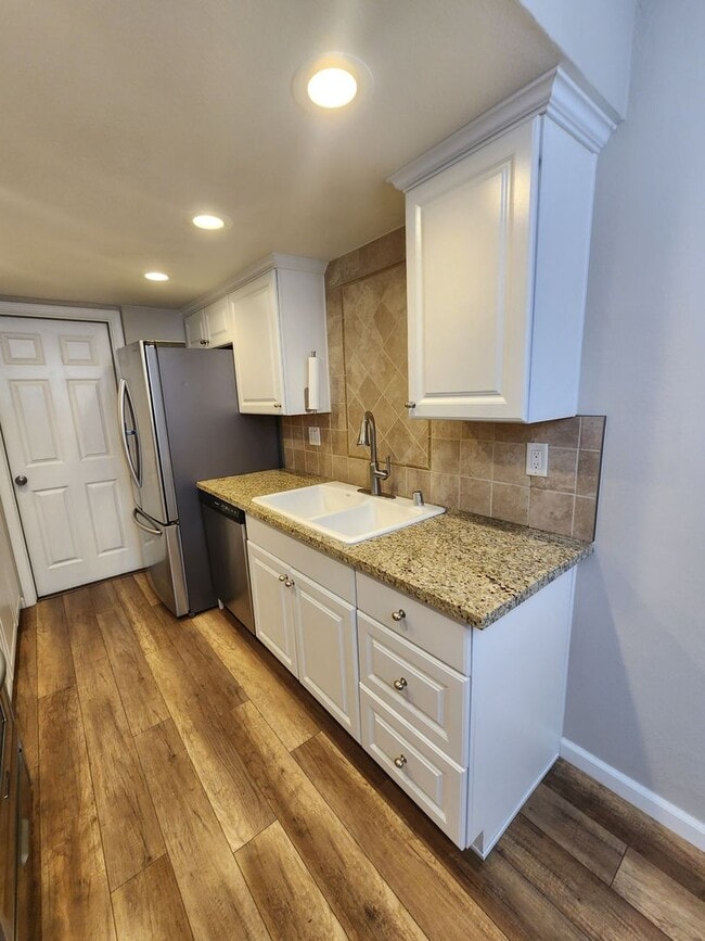Building Photo - Royal Homes Two Story Condo Designer Quality