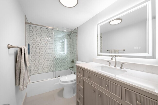 Building Photo - 4280 Galt Ocean Dr