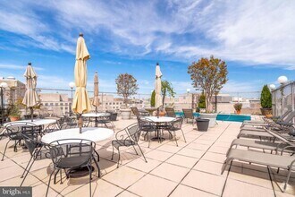 Building Photo - Dupont Circle One Bedroom W/Roof Top Pool,...