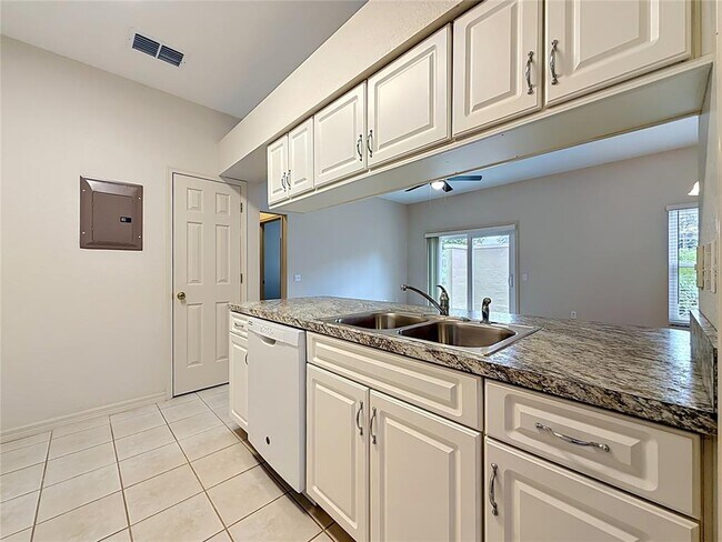 Building Photo - 704 Eagle Pond Dr