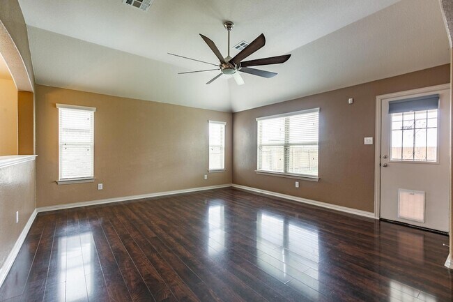 Building Photo - 118 Wallin Farms Dr