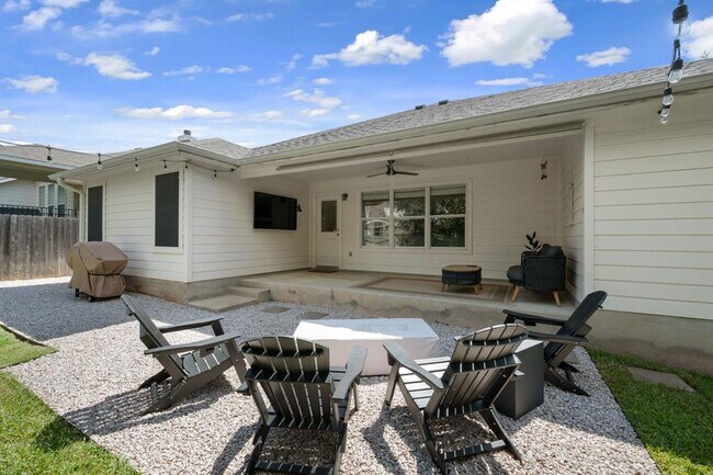 Building Photo - 2405 Tumbling River Dr