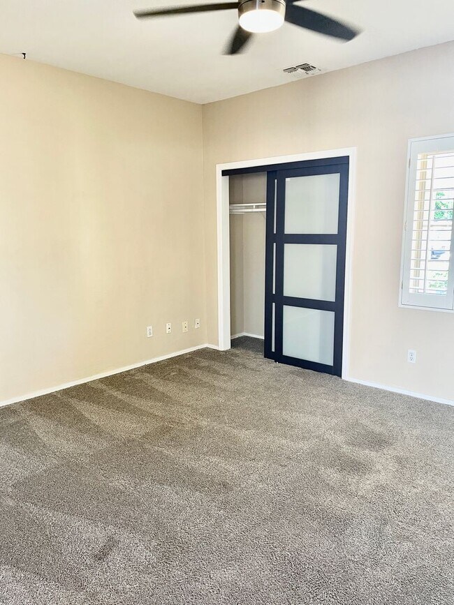 Building Photo - 3-6 Month Rental, Amazing Water Front Property With Private Pool!