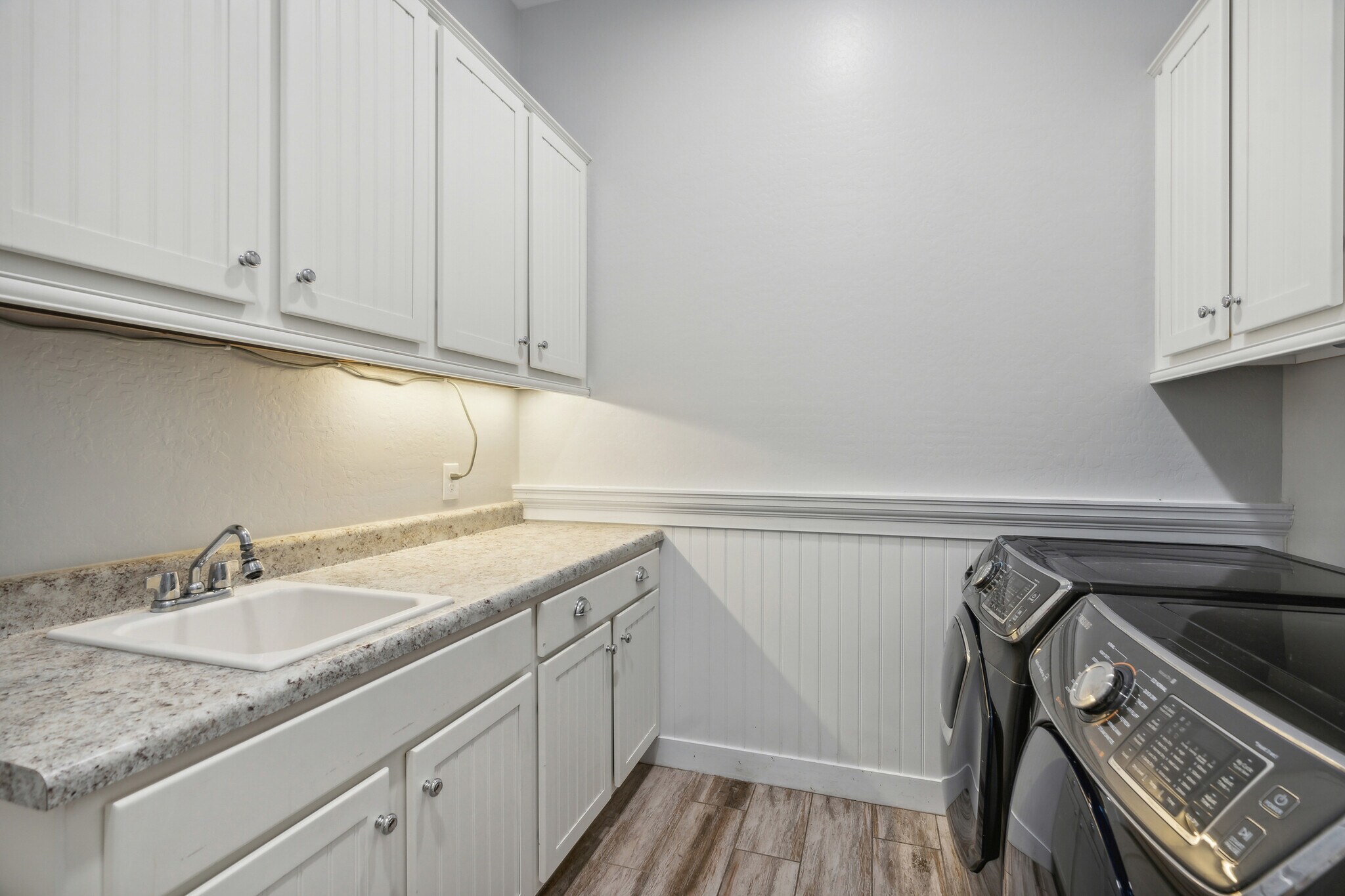 Laundry - 10560 E Nichols Ave