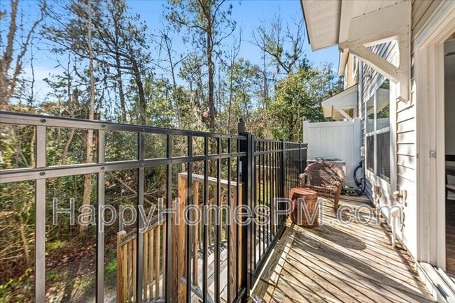 Building Photo - 4698 Palm View Cir