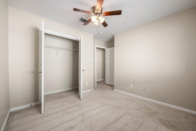 Building Photo - 15615 Forest Creek Farms Dr