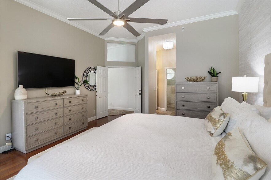 Building Photo - 6430 NW 98th Ln