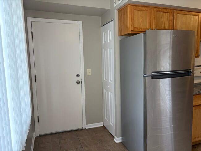 Building Photo - 9821 Bianco Terrace