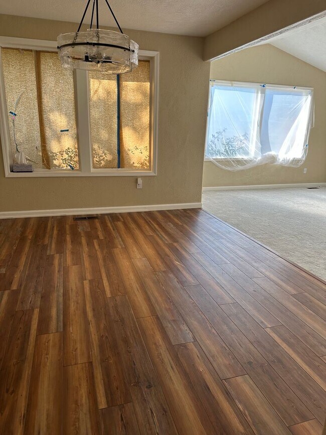 Building Photo - For Rent – Coming soon!!! Newly Renovated ...