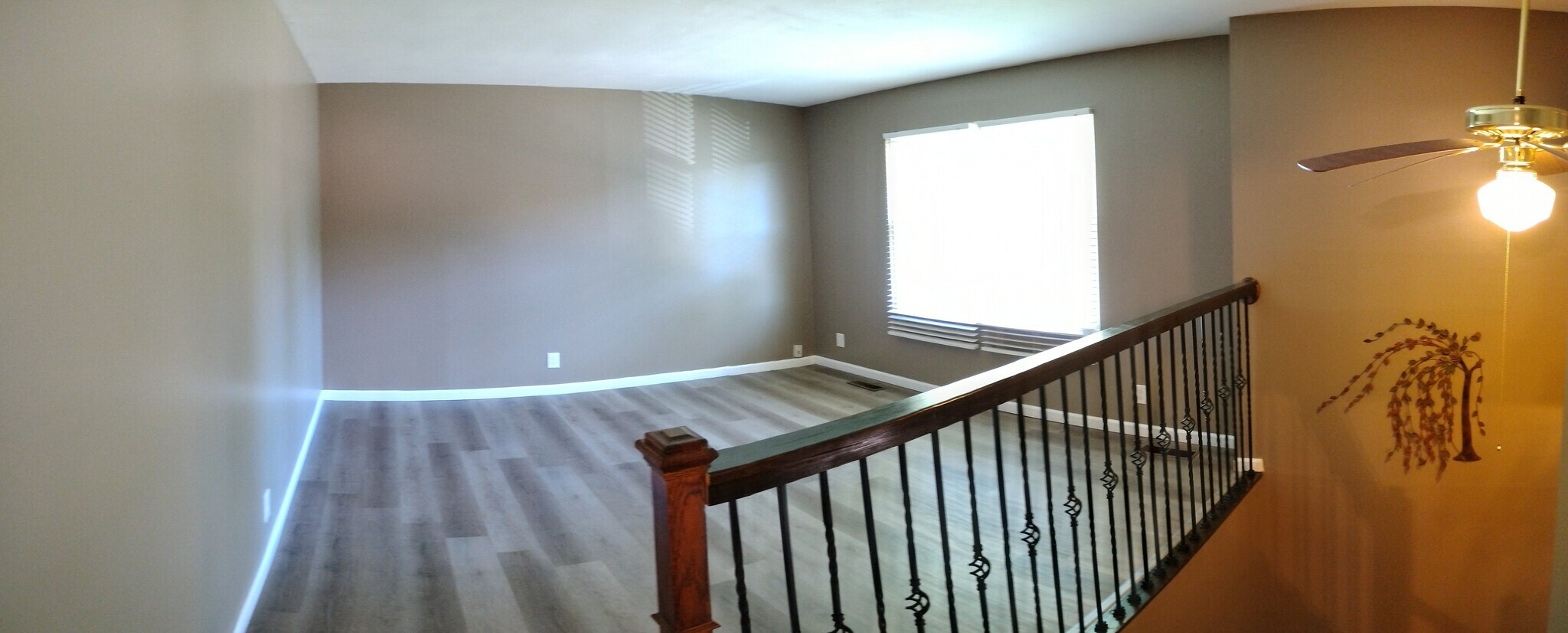 Living room - 529 Strawberry Hill Rd