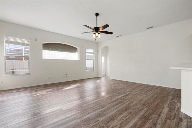 Building Photo - 6121 46th Ln E