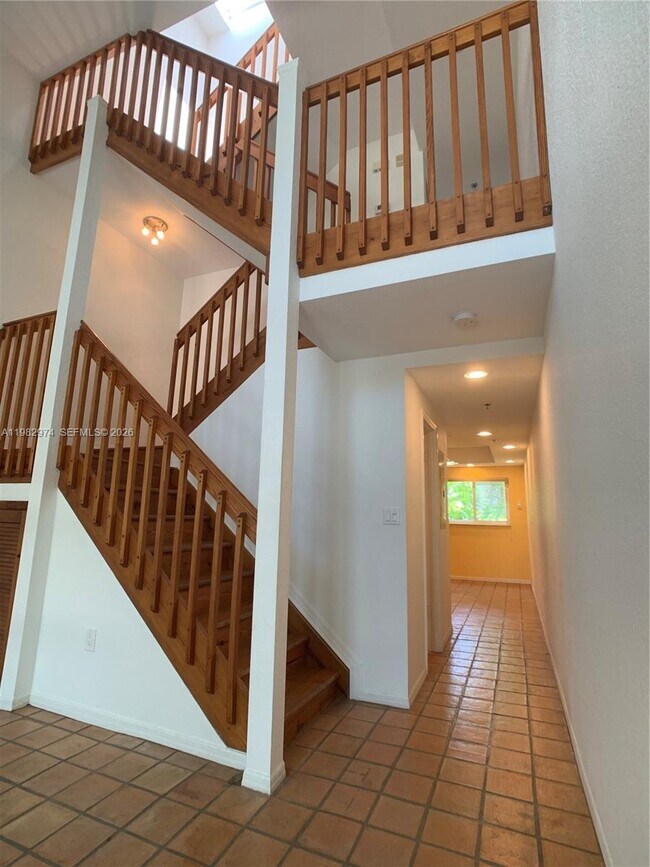 Building Photo - 1853 Jefferson Ave