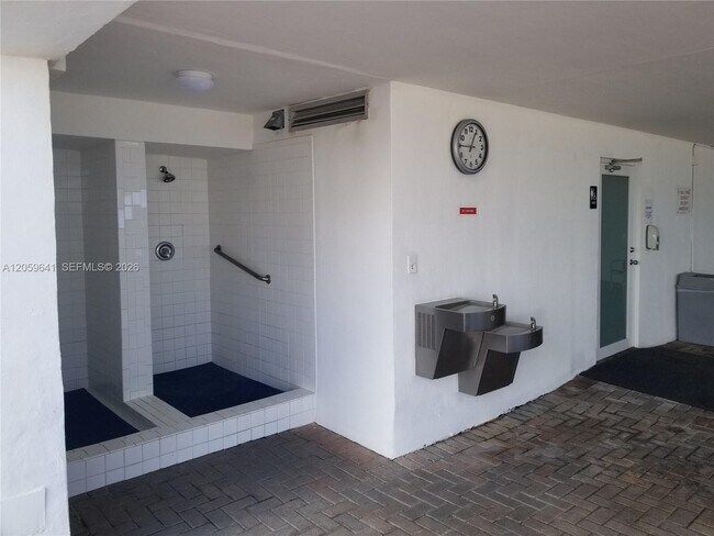 Building Photo - 2301 S Ocean Dr