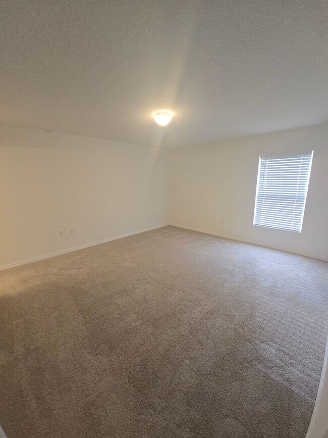 Building Photo - 4 bed 2 bath new construction home