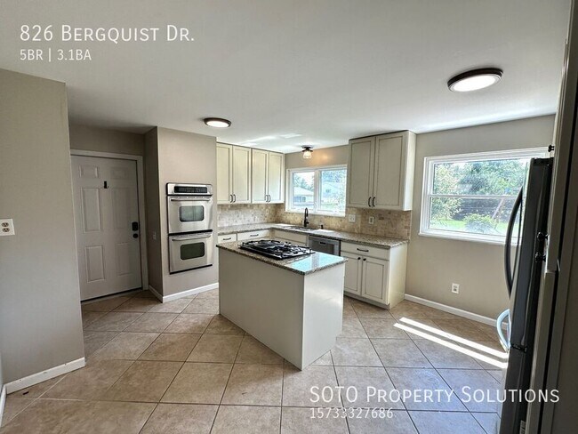 Building Photo - 826 Bergquist Dr