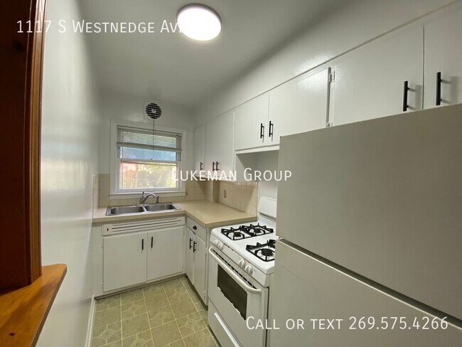 Building Photo - 1117 S Westnedge Ave