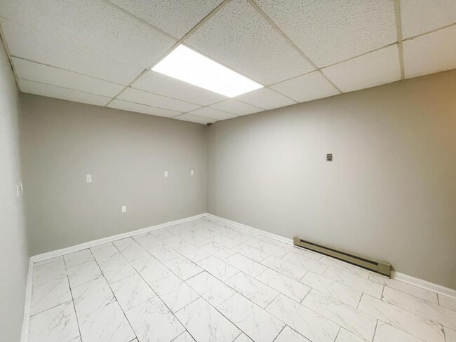 Building Photo - 2021 Hunters Cove Dr