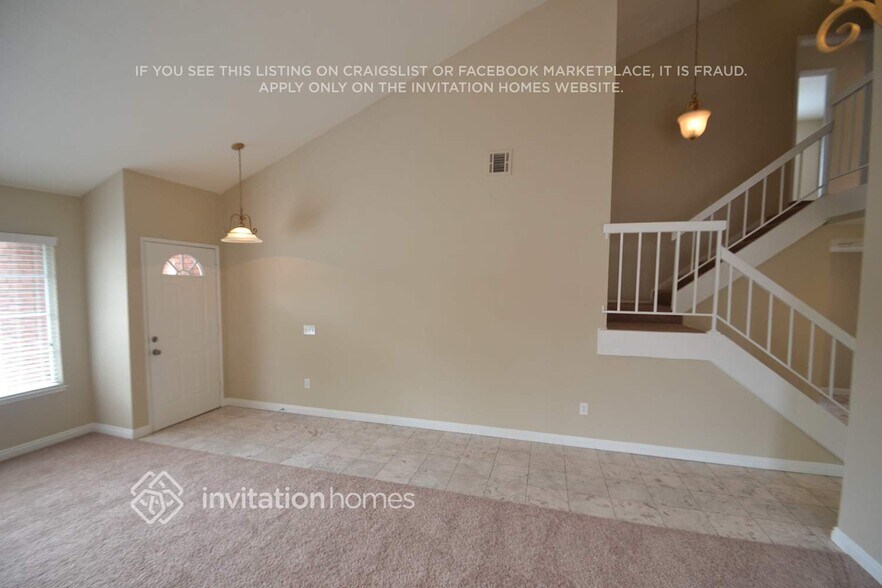 Building Photo - 2414 S Woodlark Dr
