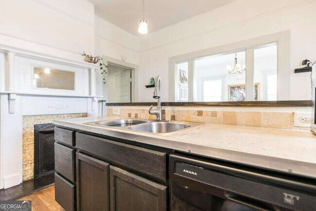 Building Photo - 1475 3rd St