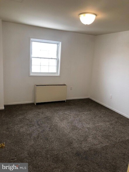 Building Photo - 4423 Romlon St