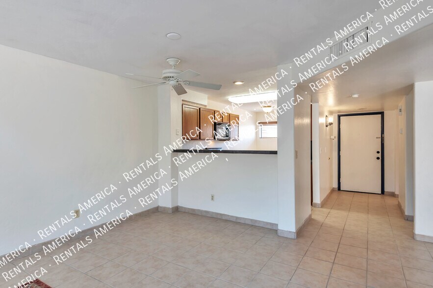 Building Photo - 5675 N Camino Esplendora