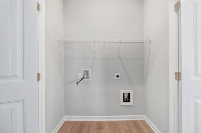 Building Photo - DRAKE ESTATES 3 BR | 2 BA Townhome w/ 2-Car Garage! *Built in 2023*