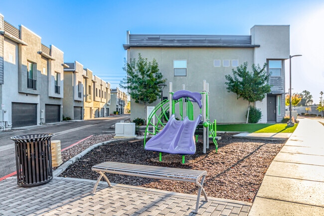 Building Photo - 7531 E Billings St