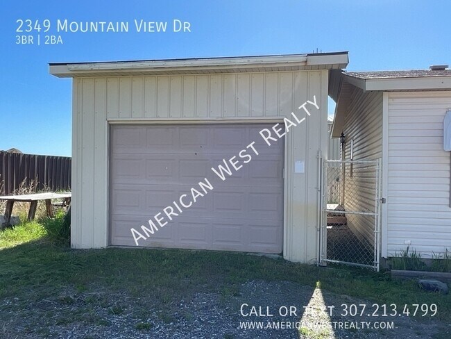 Building Photo - 2349 Mountain View Dr