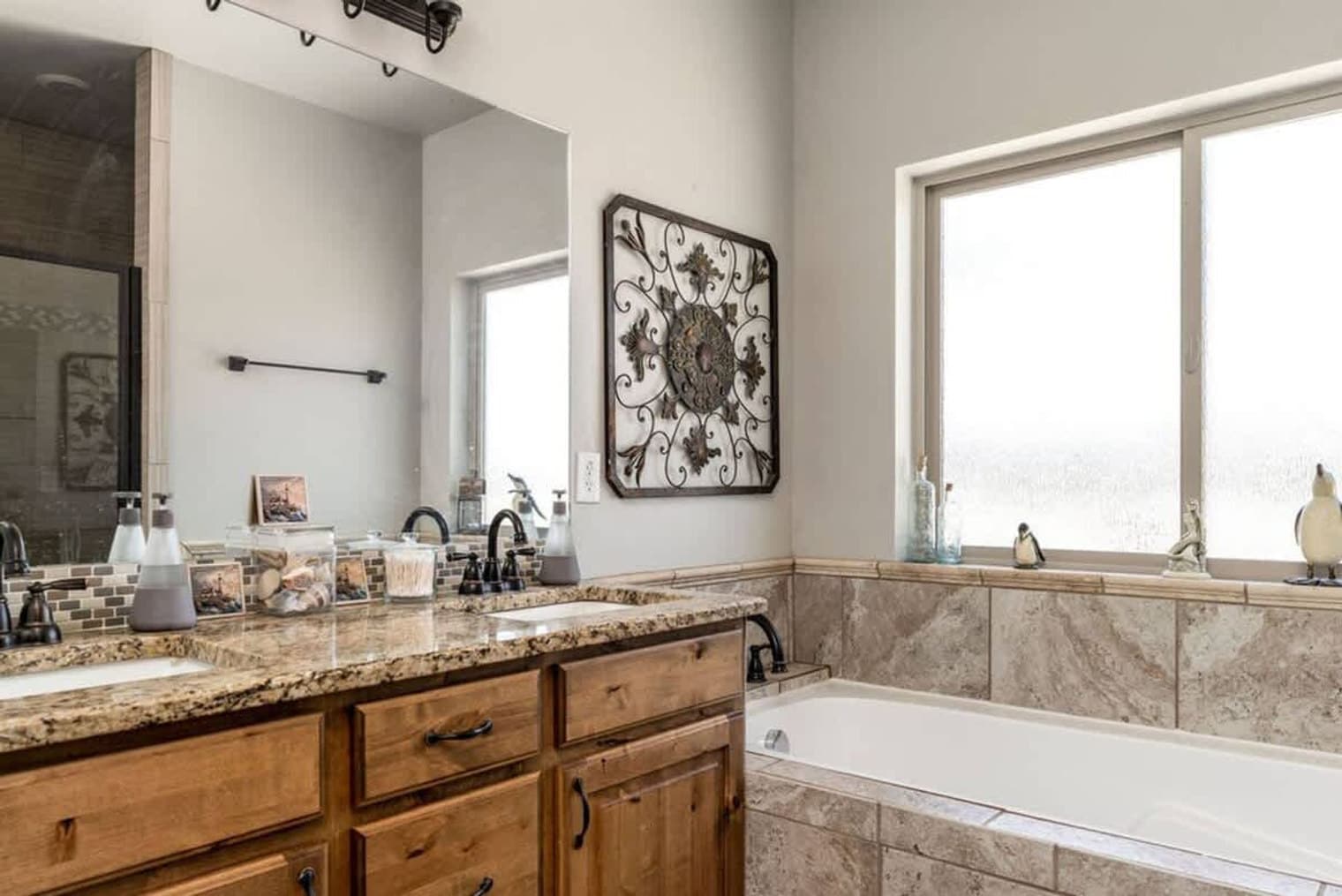 Building Photo - 358 S Wrangler Ct