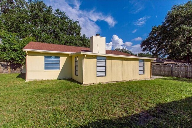 Building Photo - 1021 Breeze Dr