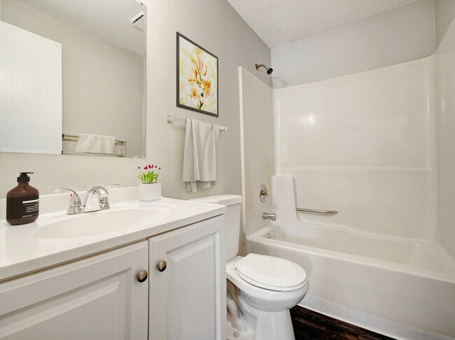 Building Photo - 2084 Quail Ct