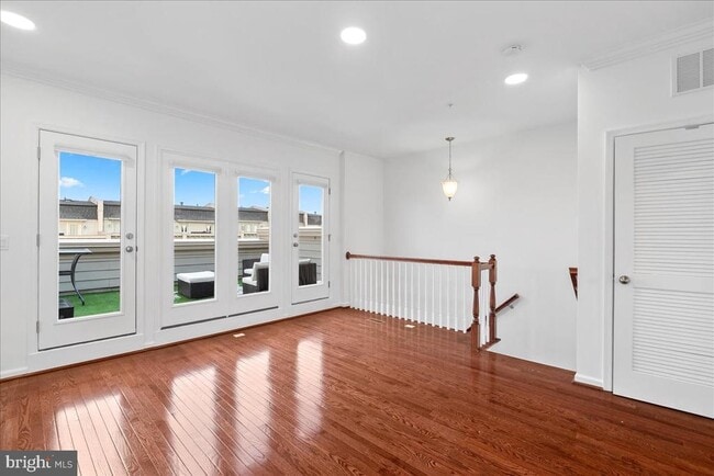 Building Photo - 702 Sentry Square