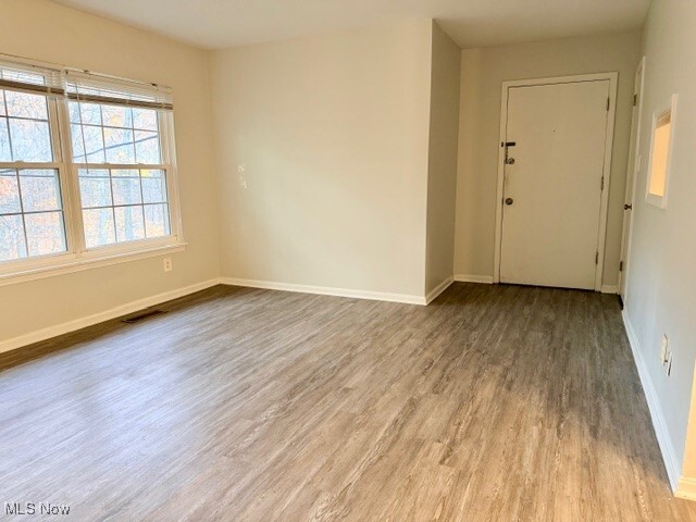 Building Photo - 6930 Carriage Hill Dr