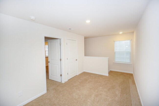 Building Photo - 538 King Clover Ln