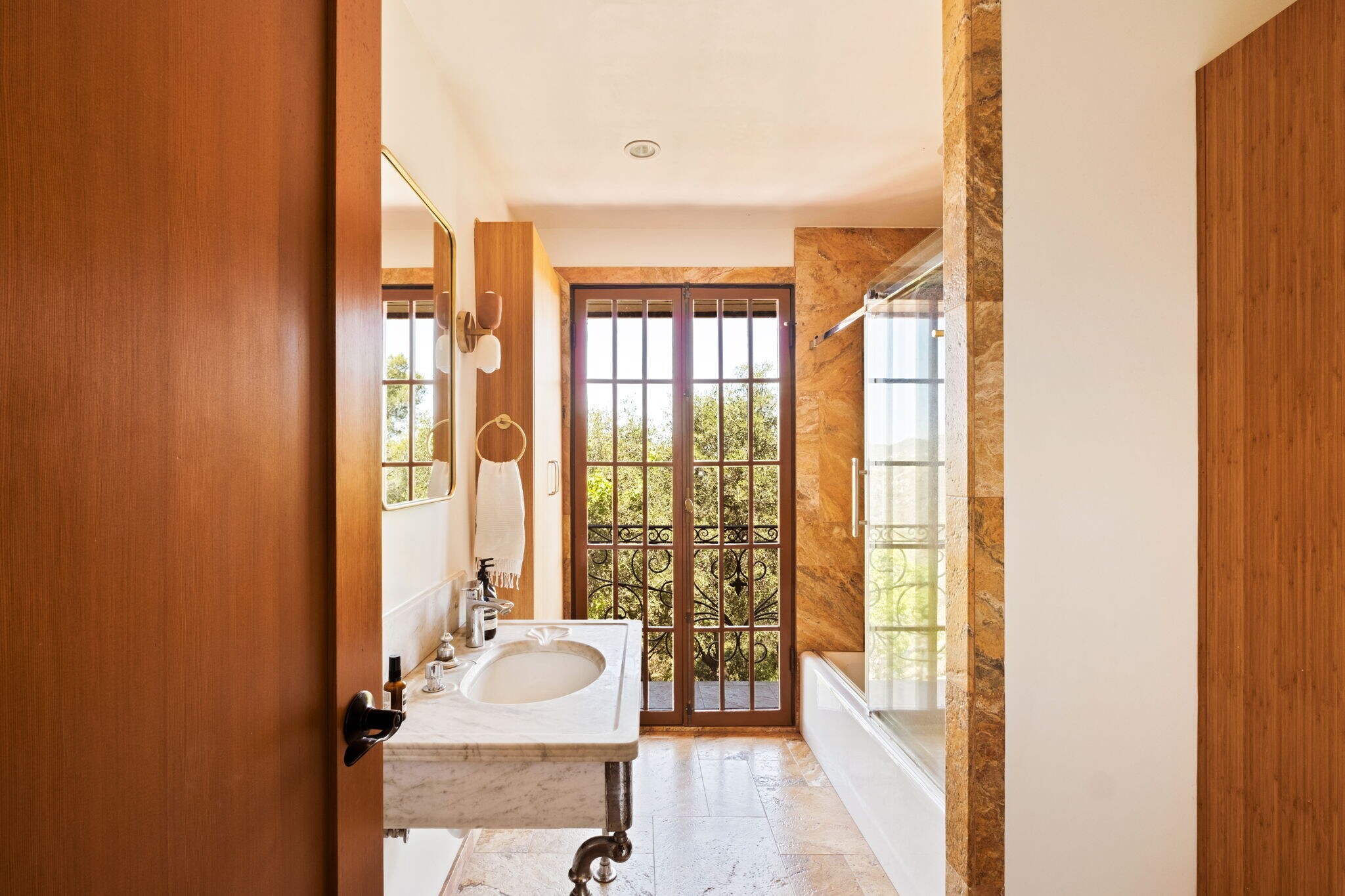 Building Photo - 21071 Waveview Dr
