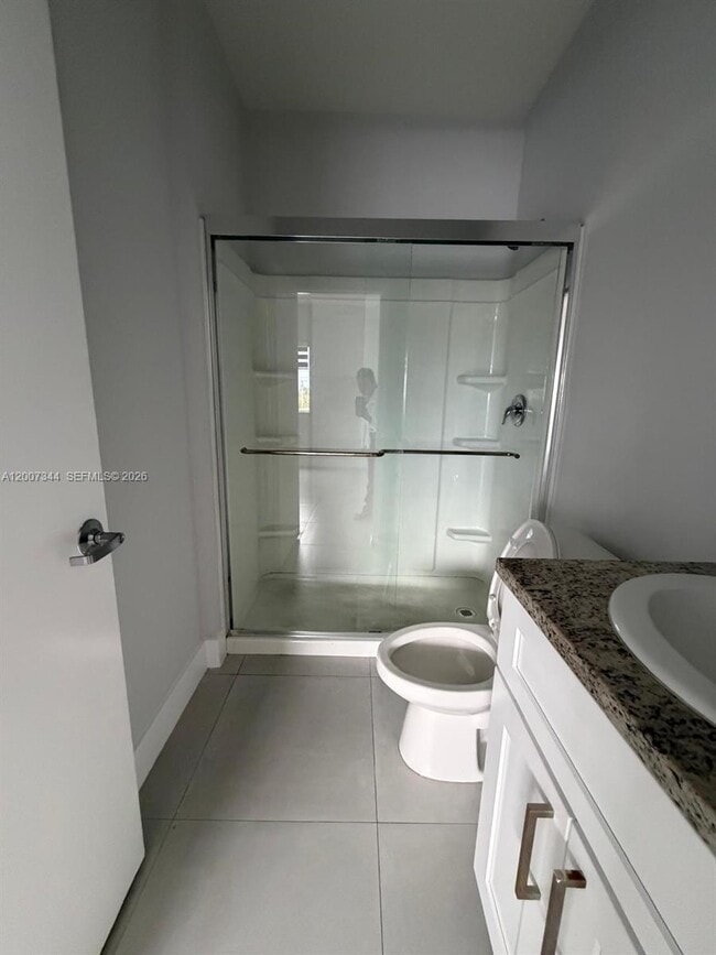 Building Photo - 381 E 50th St