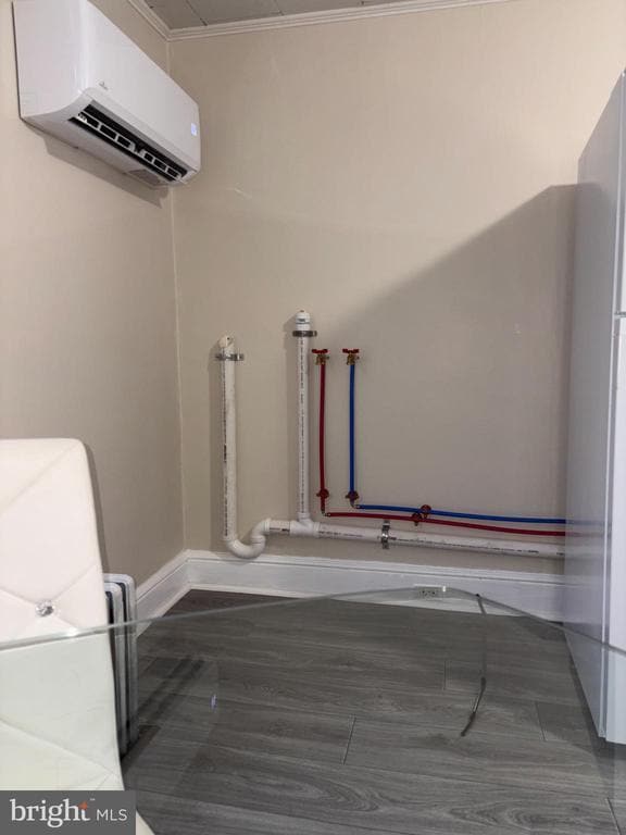 Building Photo - 121 E Washington St