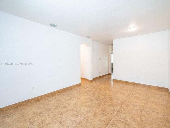 Building Photo - 1663 SE 27th Dr