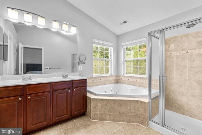 Building Photo - 7592 Cherrybark Oak Ln