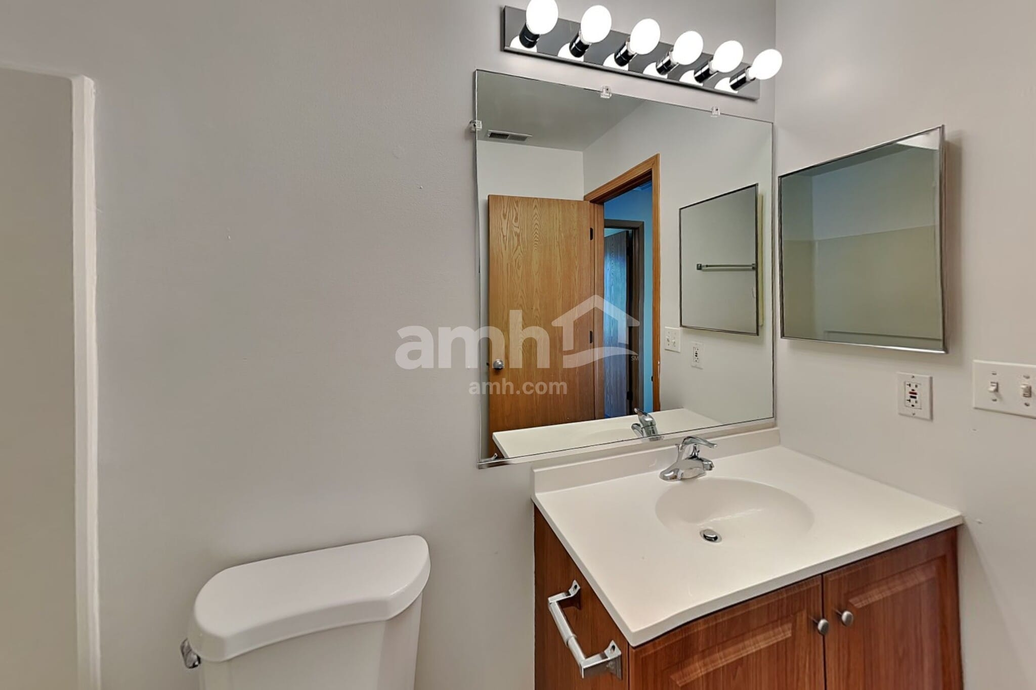 Building Photo - 14233 S Hillsdale Ct